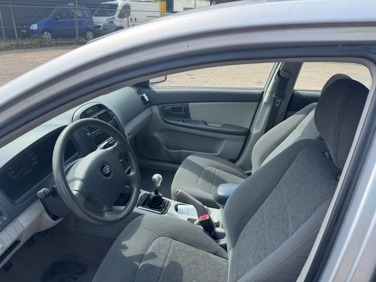 Kia cerato bj 2006 1400 euro