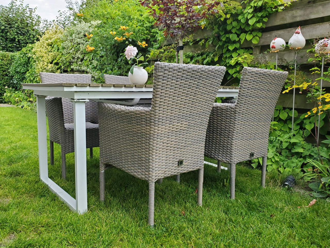4 mooie, landelijke tuinstoelen