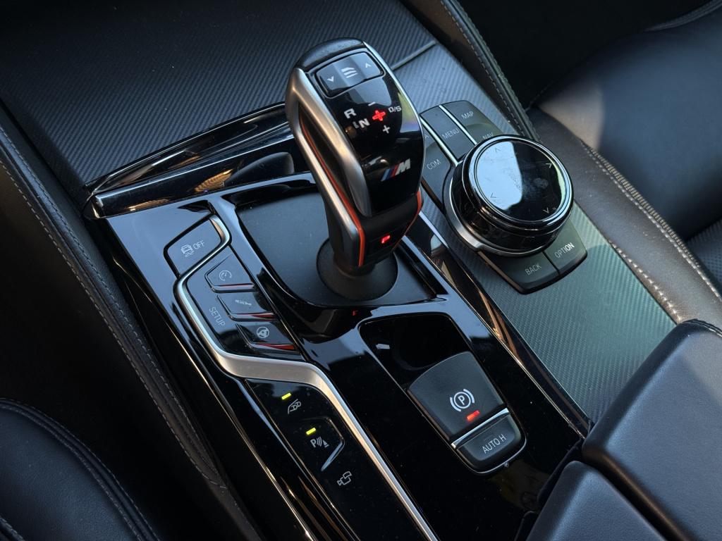 BMW M5 5-serie | b&w | head-up | memory | carbon | 360 | rear entertainment