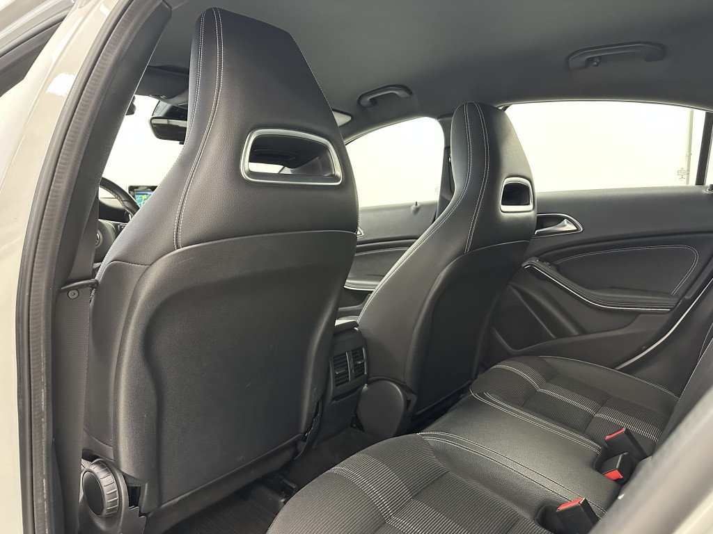 Mercedes-Benz A-Klasse 200 ambition | 163pk | stoelverwarming | climate con