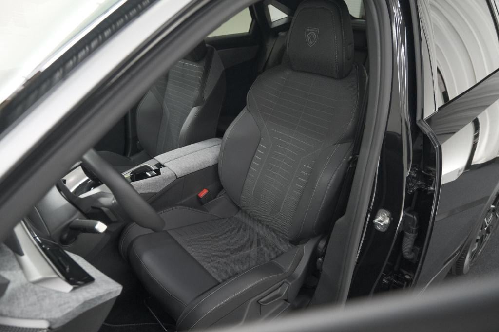 Peugeot 3008 1.2 hybrid 145 gt | elektrische kofferklep | camera | adaptiev
