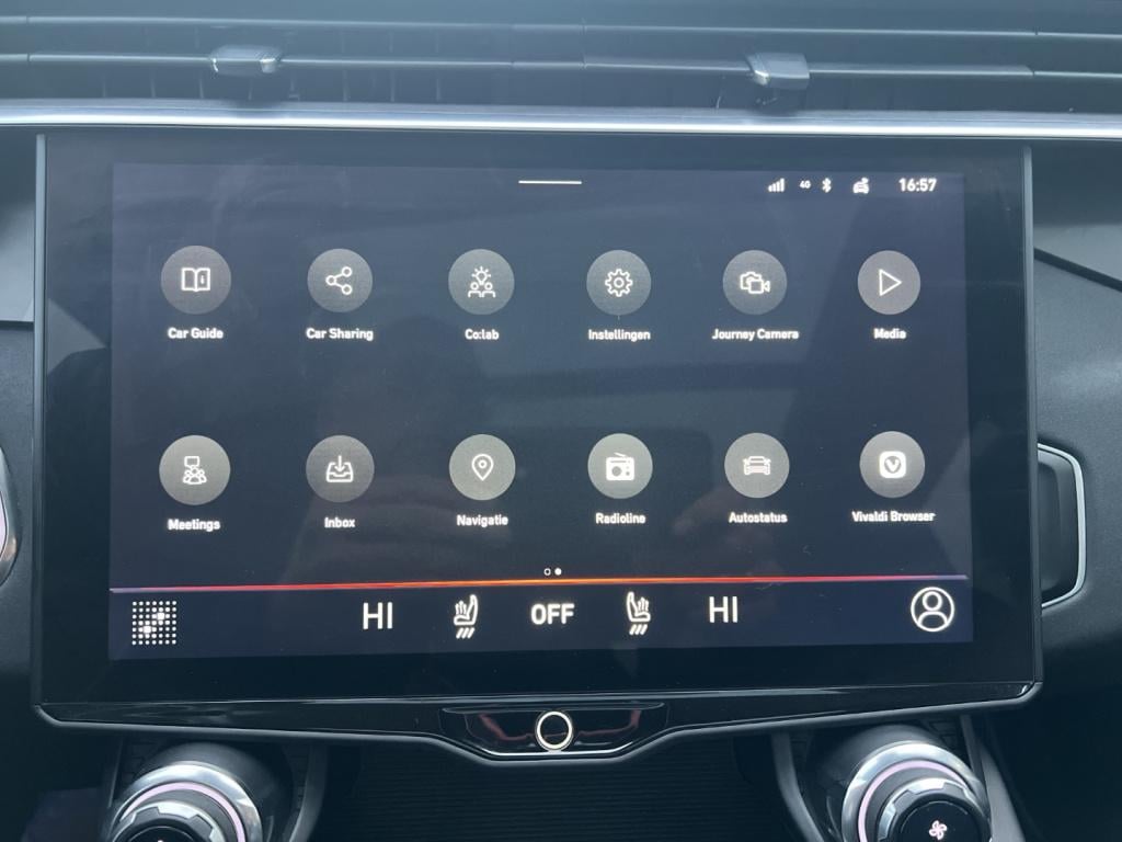 Lynk & Co 01 1.5 261pk phev black edition pano dak , 360gr camera , carplay