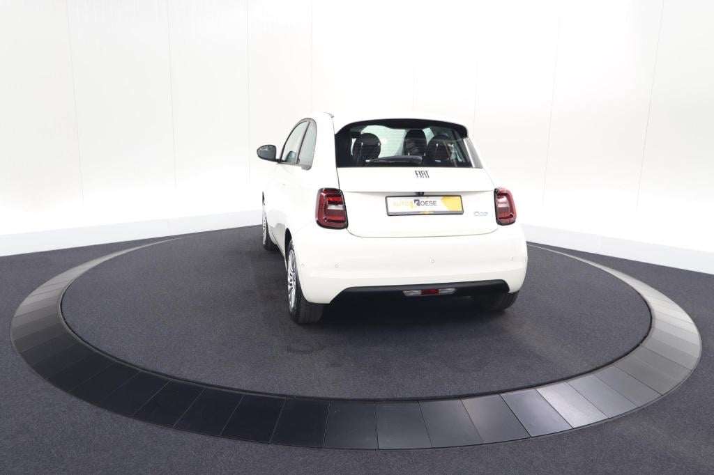 Fiat 500 urban 42 kwh | soh 96.8% | 3 fase laadfunctie | camera | apple car