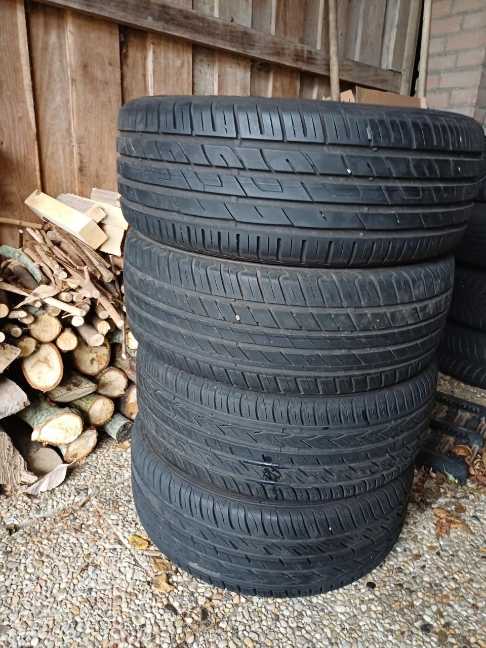 Nieuwe autobanden wegens all season banden