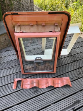 Ubbink dakraam (rood) incl. afwerkrand en indekdeel