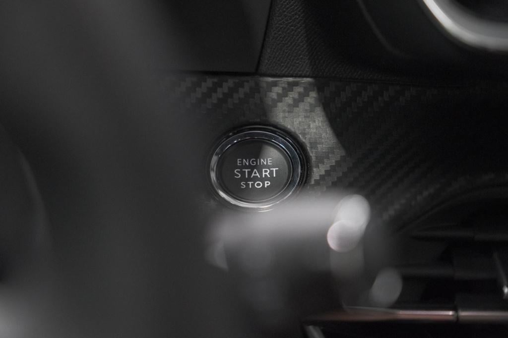 Peugeot 2008 puretech 130 eat8 gt-line | camera | dodehoekdetectie | adapti