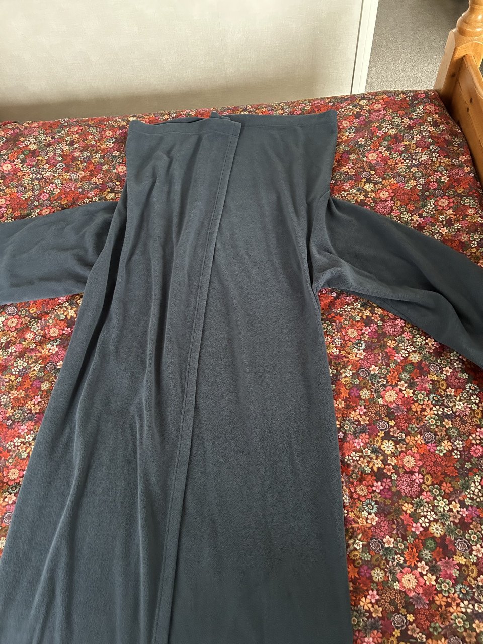 Fleece deken met mouwen, z.g.a.n.