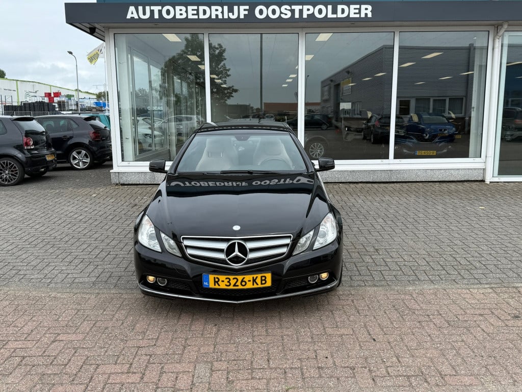 Mercedes-Benz E-Klasse coupé 200 cgi elegance
