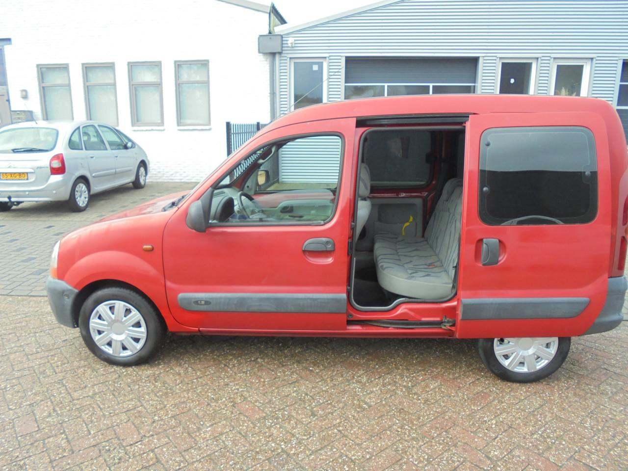 Renault Kangoo 5 persoons benzine ,echte werkauto ,apk t/m juni 2026