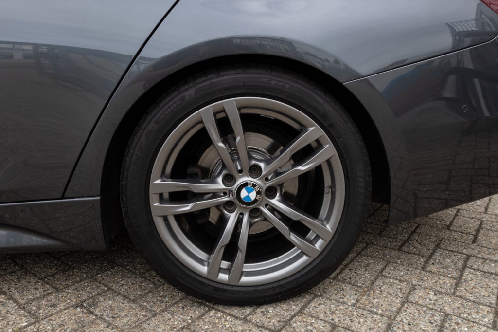 BMW 3-serie touring 318i m sport edition ✅trekhaak✅leder✅nav
