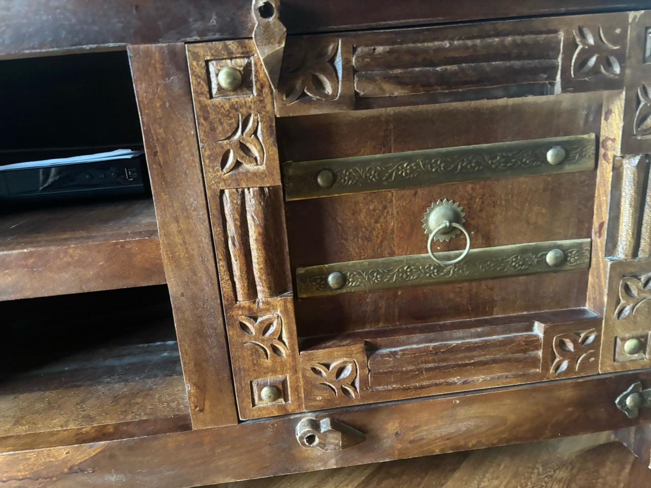 Houten masieve tv kast