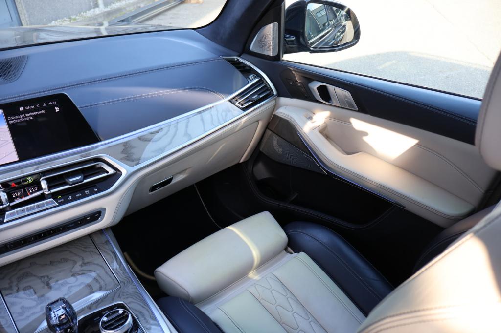 BMW X7 xdrive40i 6p. l 340 pk l panodak skylounge l laser l head-up l 3500 