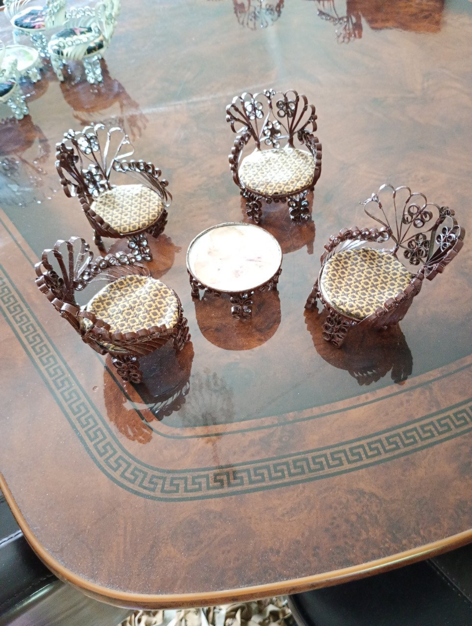 Poppenhuis meubeltjes 4 setjes