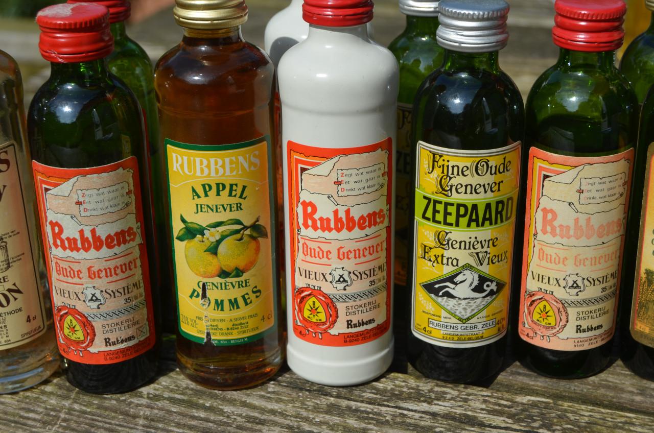 Diverse miniatuur flesjes meest Belgische jenever (3)