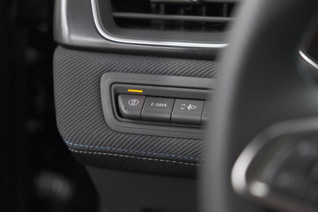 Renault Captur 1.8 e-tech full hybrid 160 esprit alpine | rondom camerazich