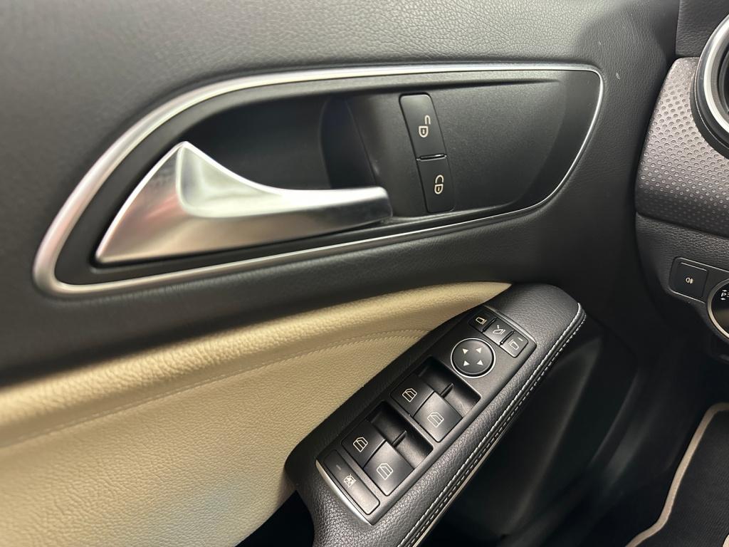 Mercedes-Benz A-Klasse 180 amg line | magno grey | keyless go | trekhaak |