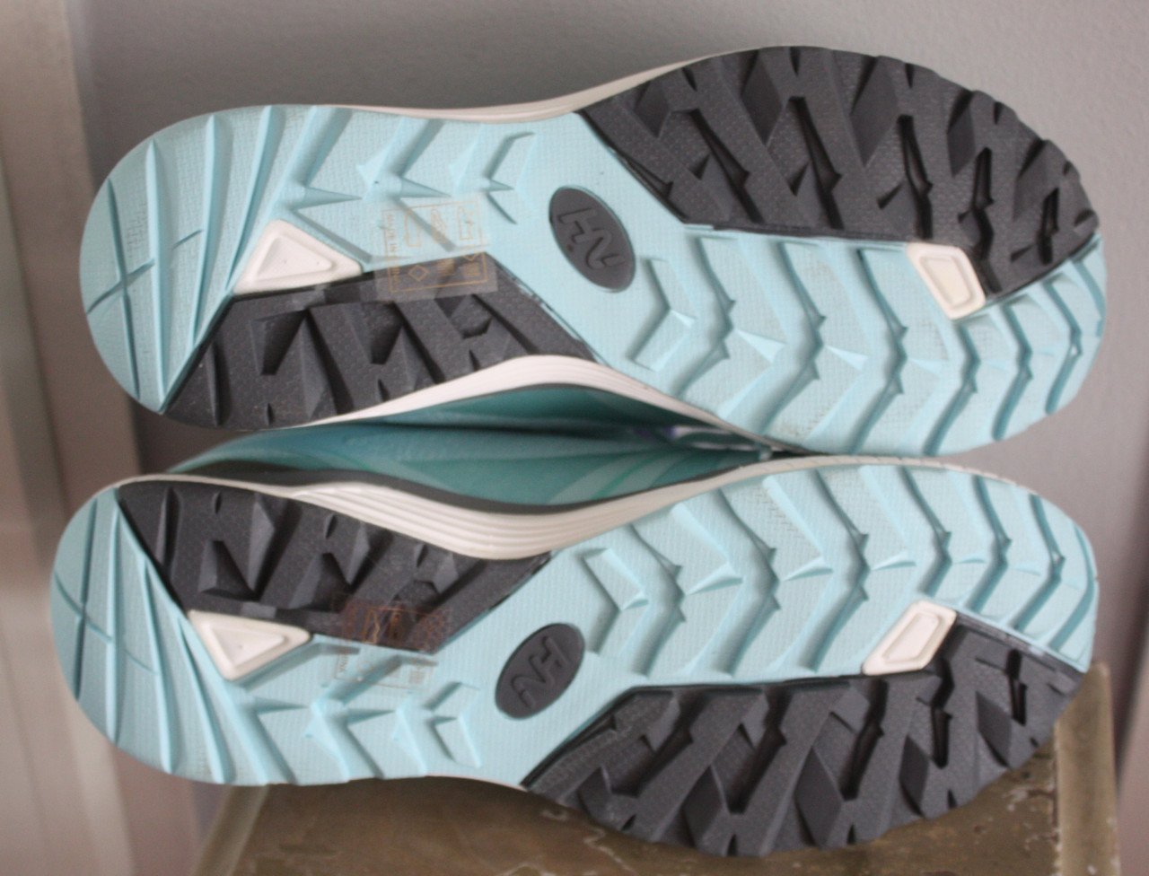 Nieuwe lichtblauwe sportschoenen  maat 39