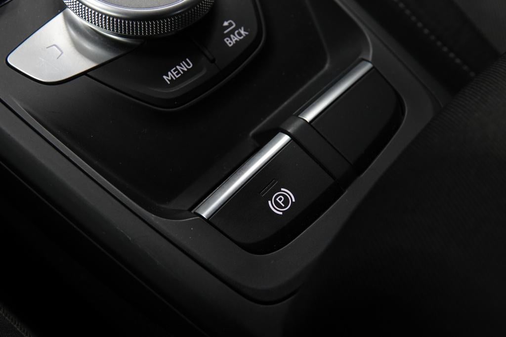 Audi Q2 1.4 tfsi | stoelverw. | pdc | 19" | camera |