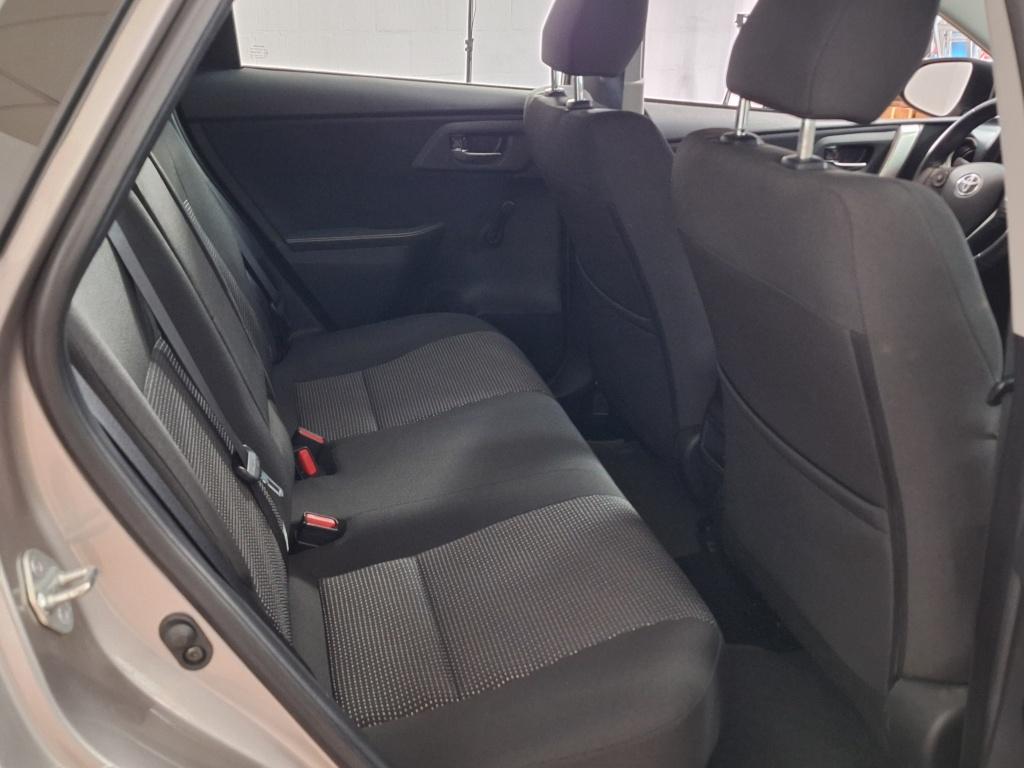 Toyota Auris 1.8 hybrid aspiration|verkocht