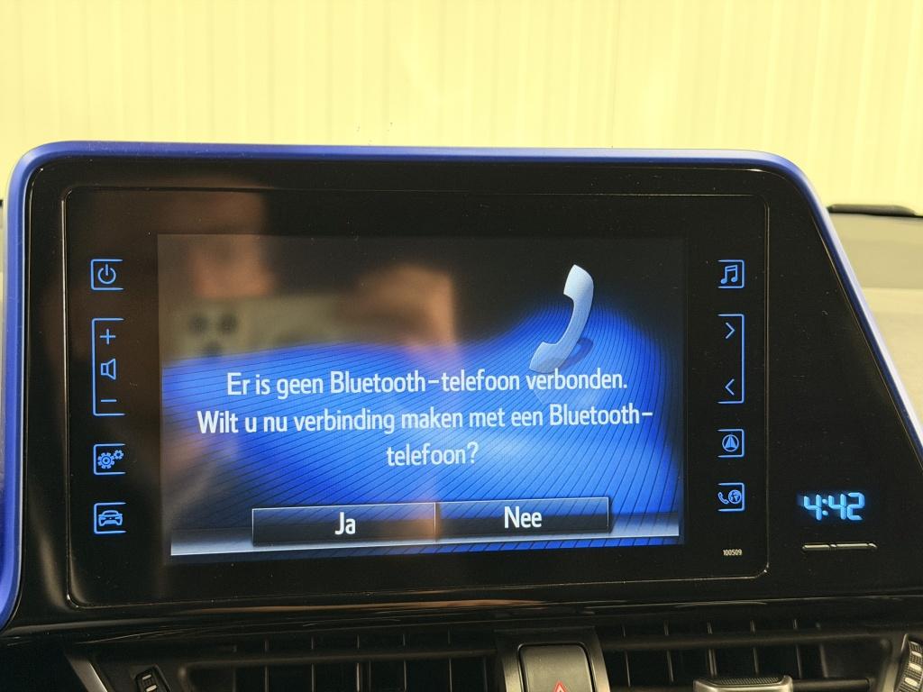 Toyota C-hr 1.8 hybrid bi-tone plus