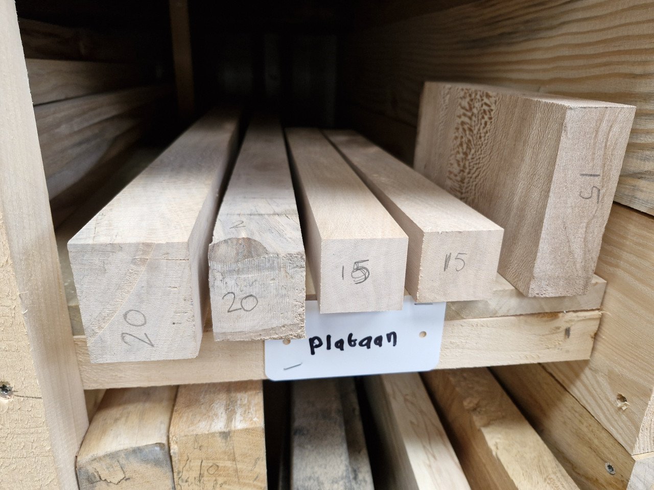 Meubel en draaihout veel hout soorten