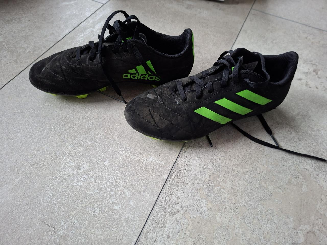 Voetbalschoenen maat 35.5