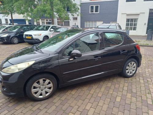 Te koop zwarte peugeot 207