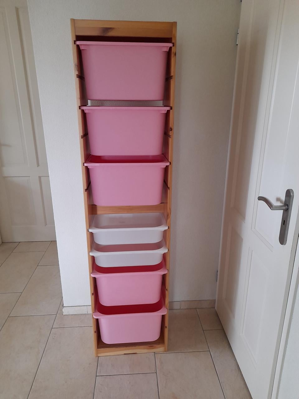 Trofast vakkenkast  176 x 30 x 45 (in goede nette staat )