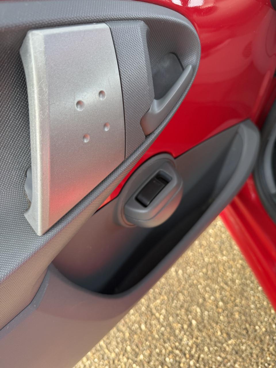 Peugeot 107 1.0 12V XS | 119000 km | NW Koppeling | Airco | 2012 | Carplay