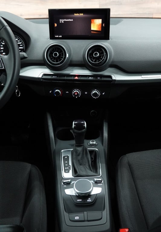 Audi Q2 1.5 tfsi | led | pdc | stoelverw. | airco |