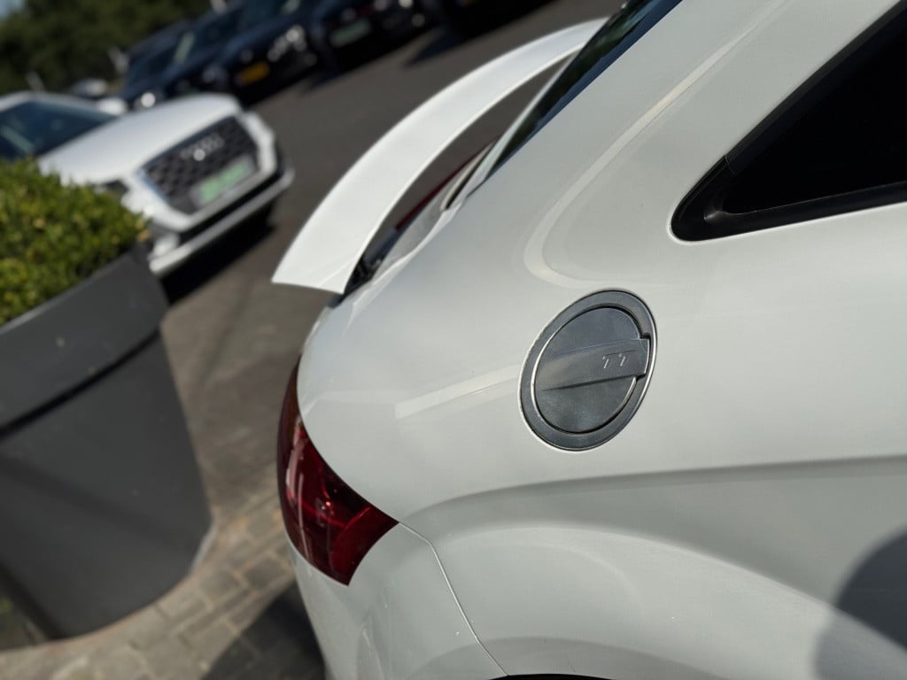 Audi TT 1.8 tfsi * leder * xenon / led * nap