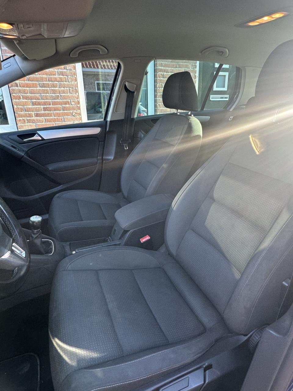 Volkswagen Golf 1.2 TSI 77KW 2011 Blauw nieuwe apk