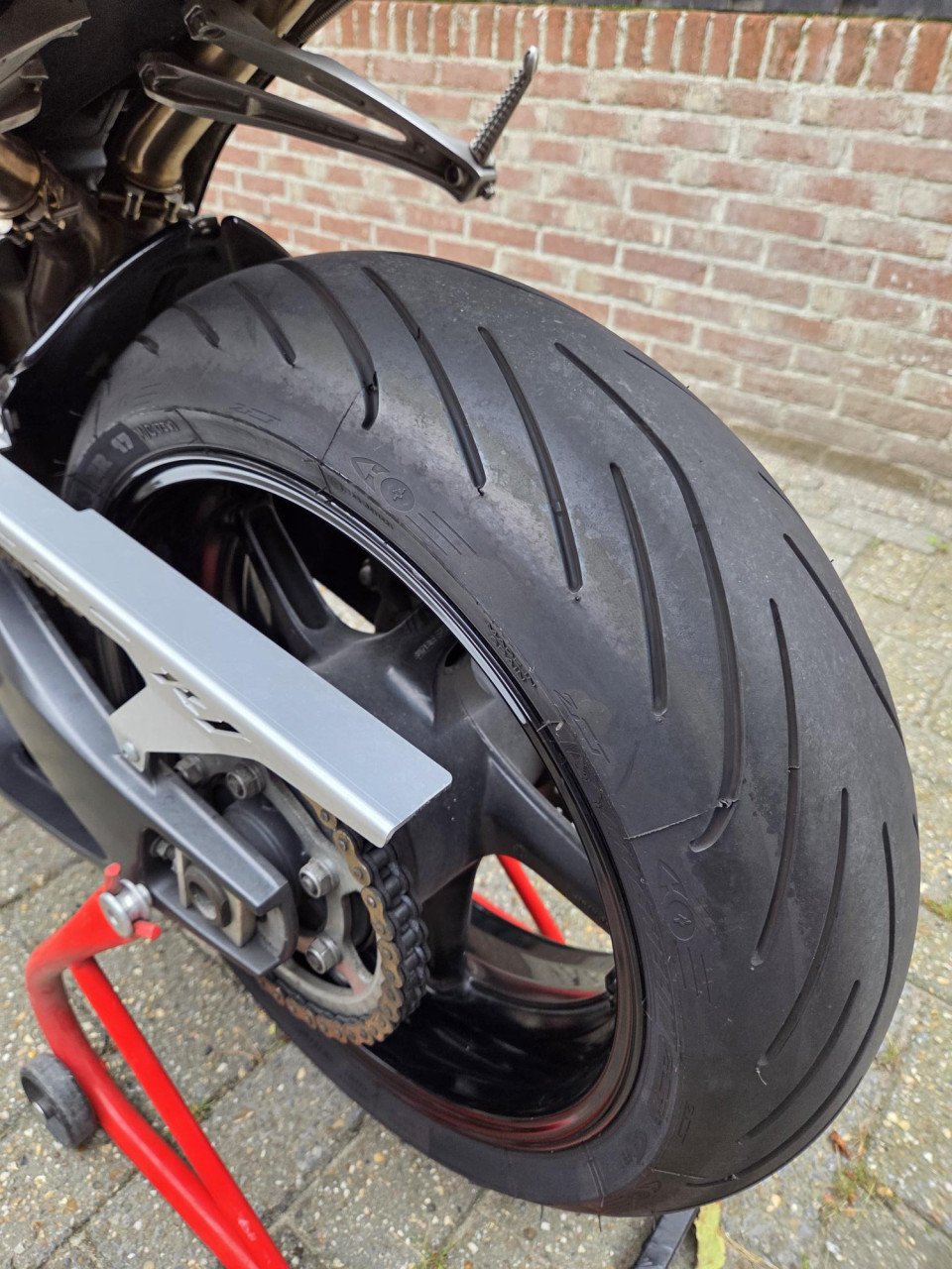 Yamaha YZF R1