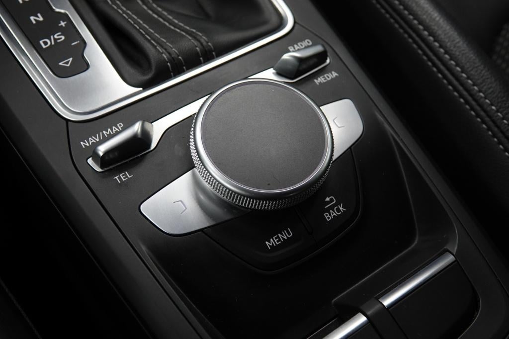 Audi Q2 1.5 tfsi | acc | pdc | carplay | s-line |