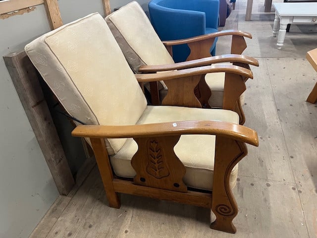 2 Rookstoelen, rugleuning verstelbaar