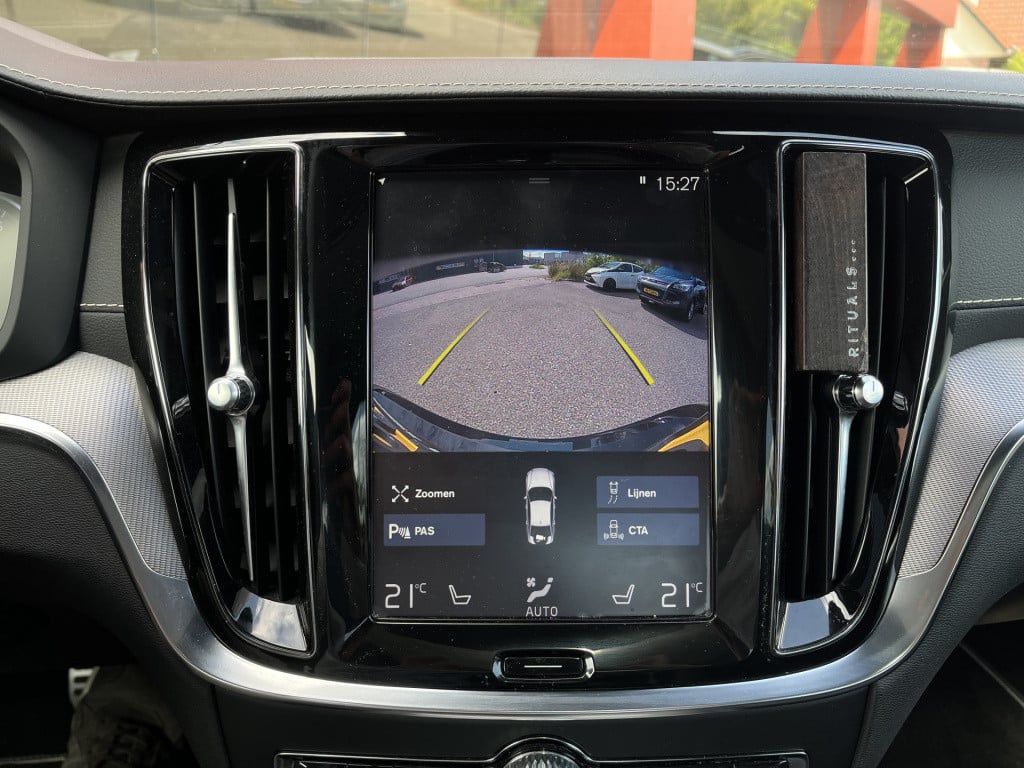 Volvo S60 2.0 t5 r-design | pano | pilot assist | head-up | carplay | stuur