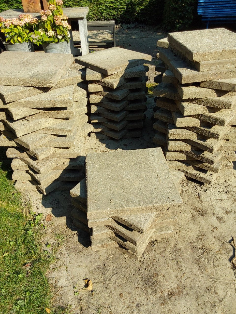 GRATIS 30m2 betontegels van 50cmx50cmx5cm