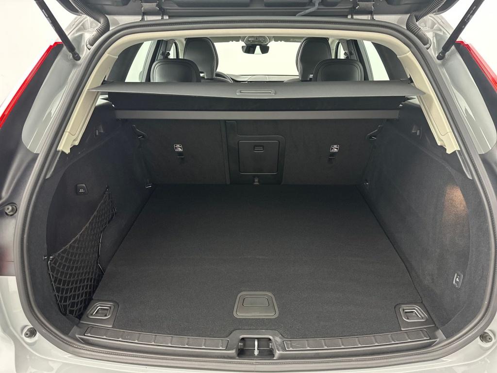 Volvo XC60 t6 398pk recharge bright| achteruitrijcamera| trekhaak| pano|