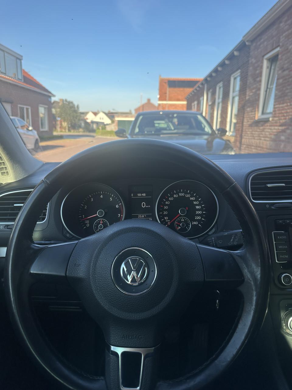 Volkswagen Golf 1.2 TSI 77KW 2011 Blauw nieuwe apk