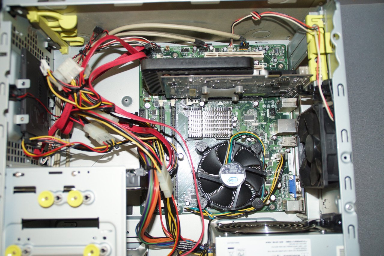 PC met Intel Quad Q6600 processor en Geforce 8600GT kaart