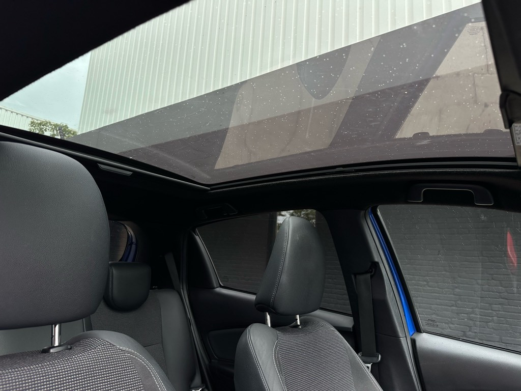 Toyota Yaris 1.5 hybride // premium uitvoering //