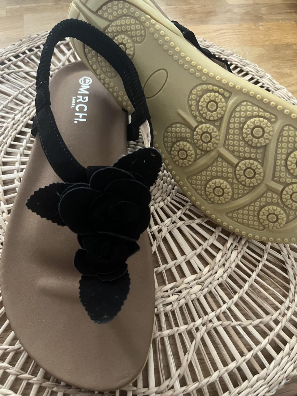 Partij nieuwe sandalen