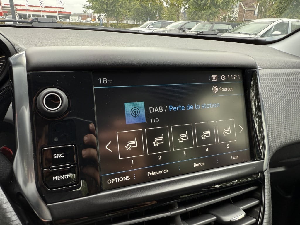 Peugeot 208 1.2 turbo // allure // carlay // android auto // automaat //