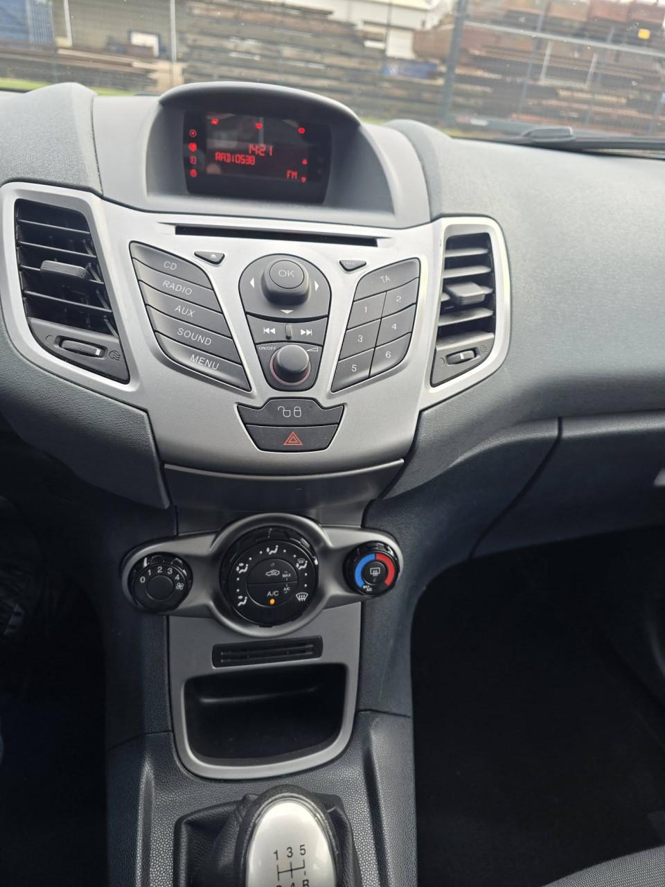 Ford Fiesta 1.25 Limited  bj2011  lage km  €3950