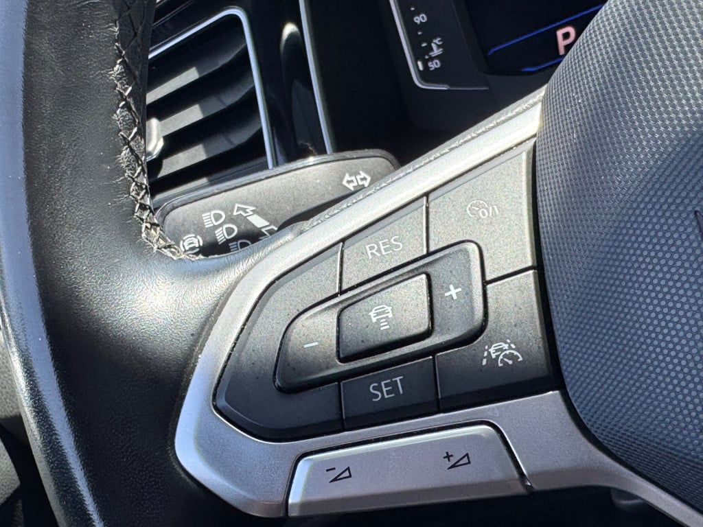 Volkswagen Taigo 1.5 tsi r-line * panoramadak * virtual cockpit * led * 18 