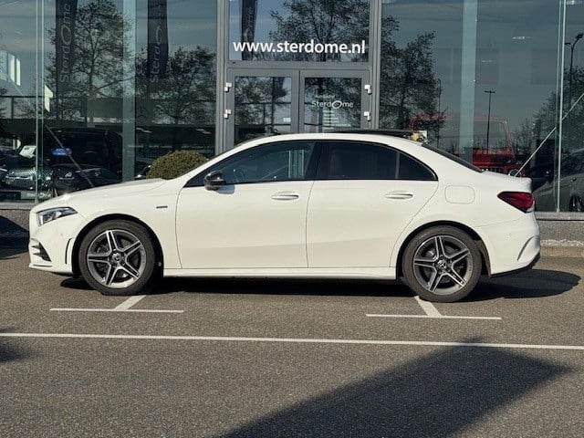 Mercedes-Benz A-Klasse 250 e business solution amg limited l panoramaschuif