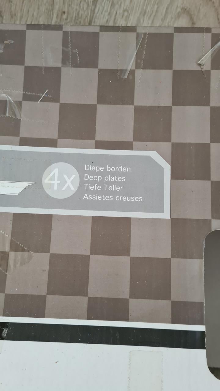 Nieuw in doos Set 4X diepe borden-4X onbijtborden