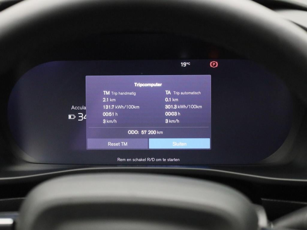 Volvo XC40 single motor extened range core 82 kwh | automaat | apple carpla