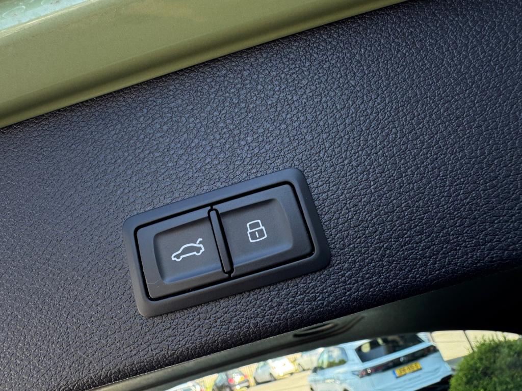 Audi Q2 35 tfsi s-line * keyless * virtual cockpit * stoelverwarming * carp