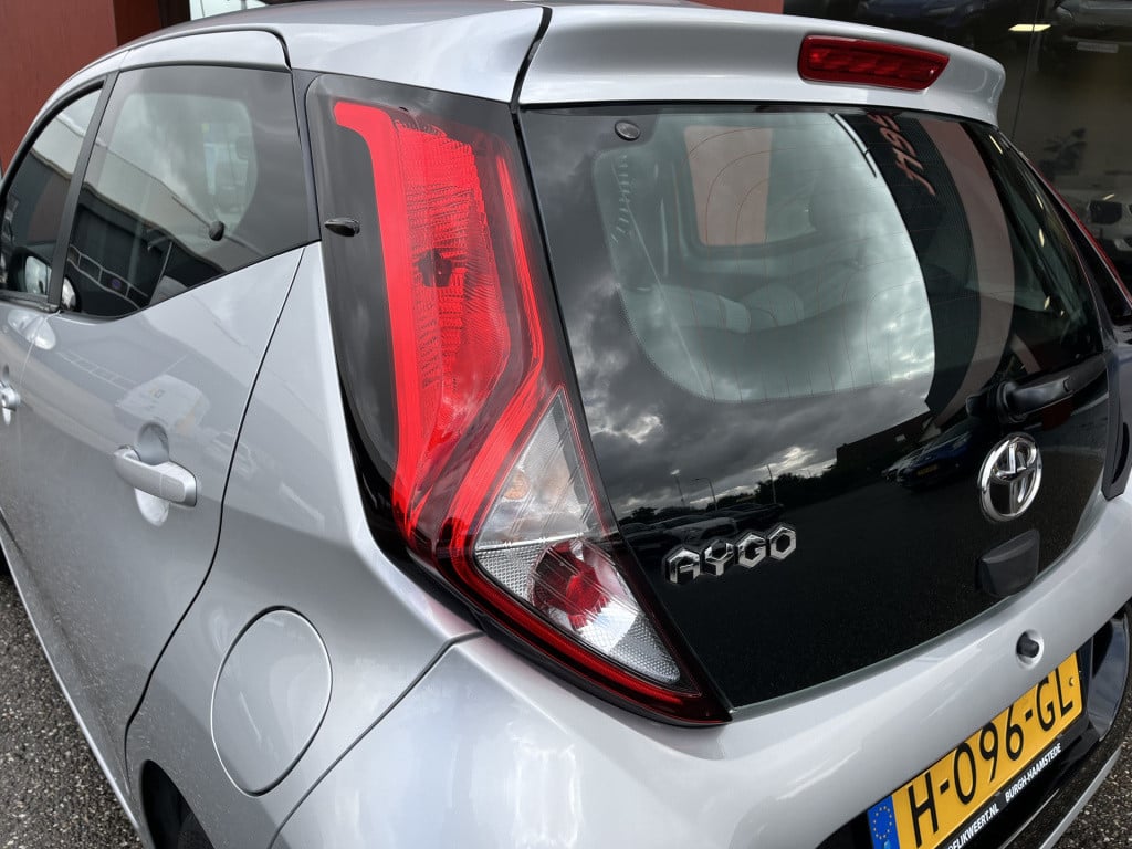 Toyota Aygo 1.0 vvt-i x-fun | airco | radio | bluetooth